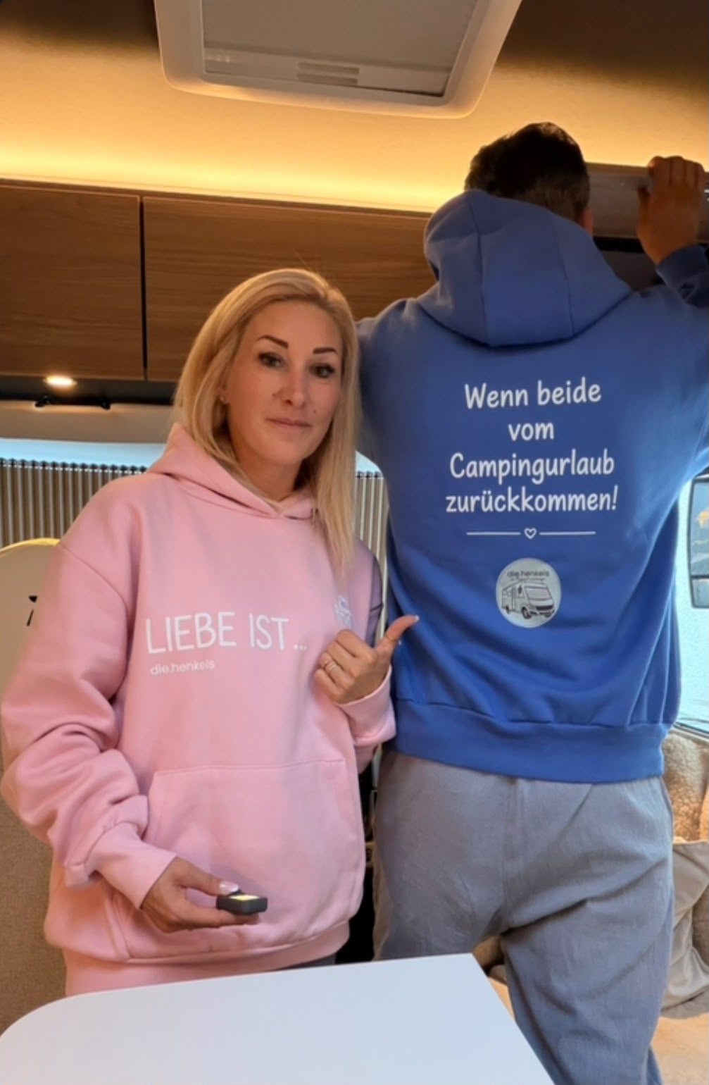 Die Henkels Camper Hoodie