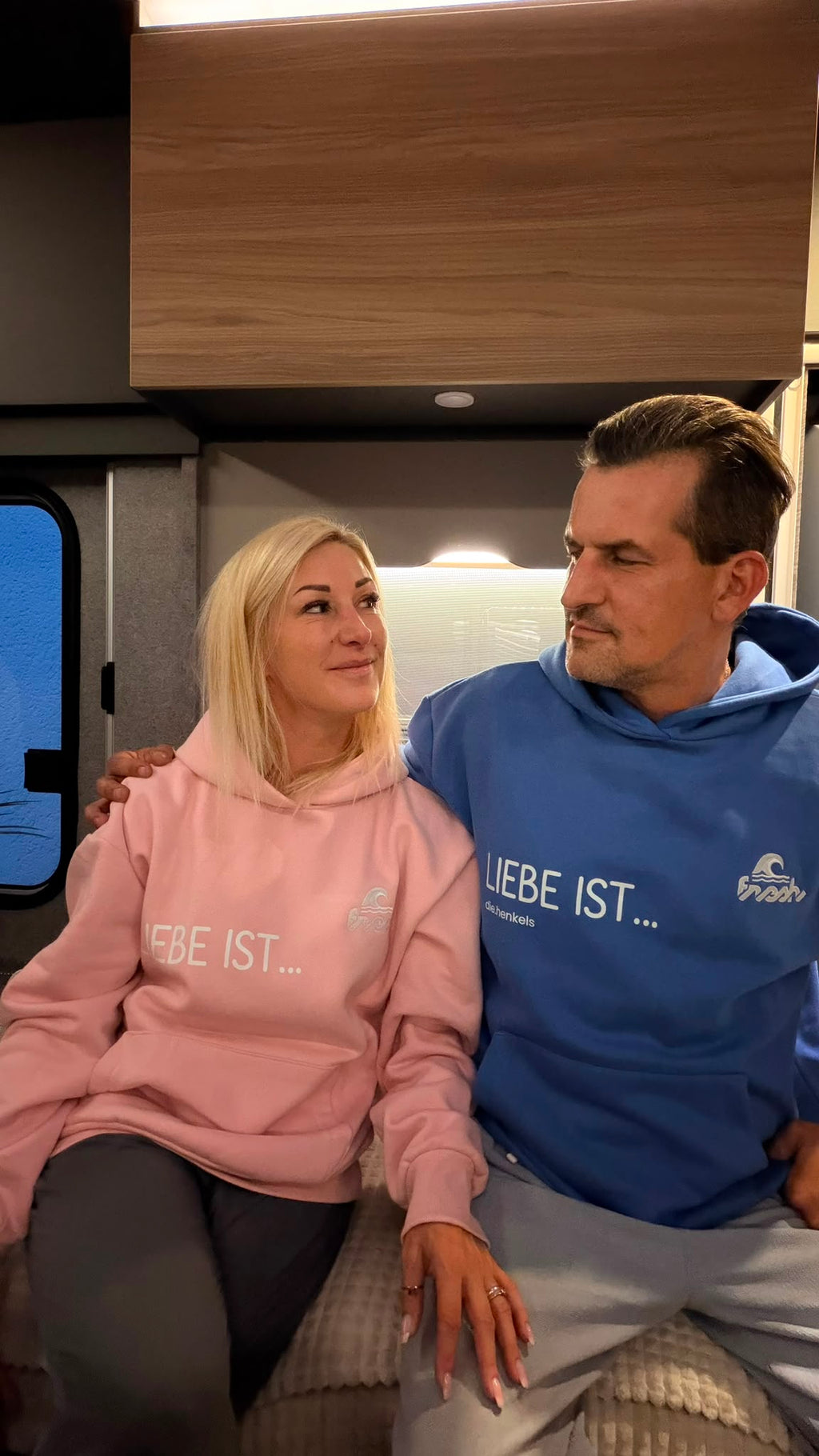 Die Henkels Camper Hoodie